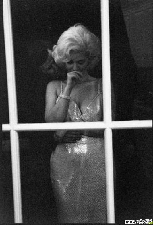 Actors portraying President John F. Kennedy and Marilyn Monroe and their rumored affair