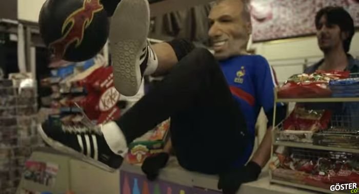 Zinedine Zidane için Futbolcu Adlarıyla Hazırlanan Şarkı