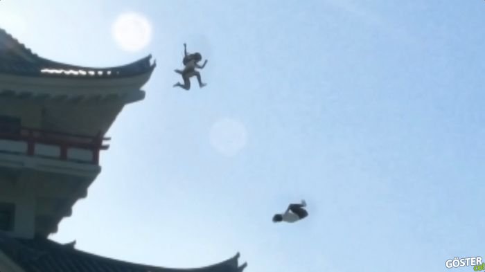 Japon Ninjası Kız Öğrenciden Yürekleri Ağza Getiren Performans