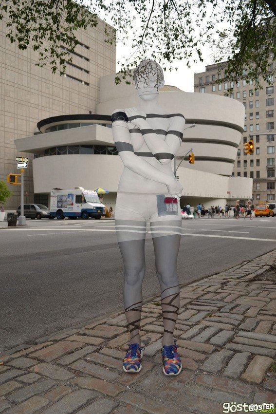 guggenheim-camoflague-bodypaint_trina-merry_associated-press-new-york