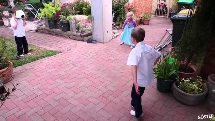 Kafaya Alınan Top Darbesini Ağır Çekimde İzleyin