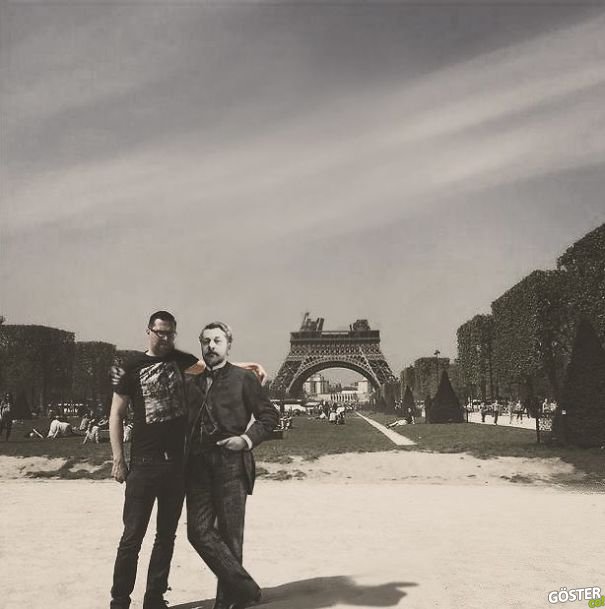 photoshop-eiffel-tower-tourist-photo-sid-frisjes-121