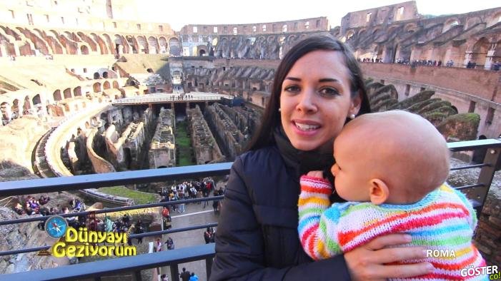 Kucakta Bebek ile Roma’yı Baştan Sona Gezen Spiker