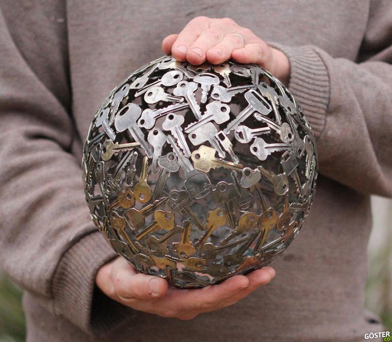 recycled-metal-sculptures-key-coin-michael-moerkey-3