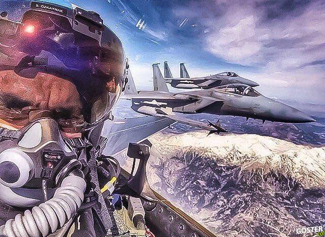 F-16-Pilotunun-Tatbikat-Sırasında-Çekidiği-Selfie