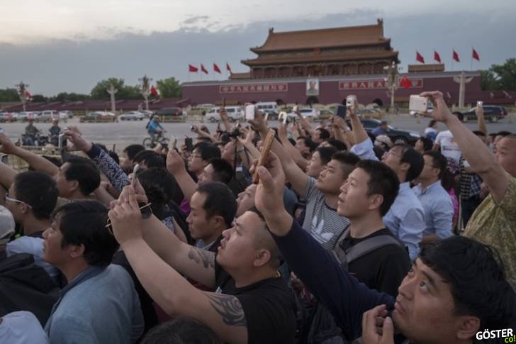 Oliver Curtis turistik mekanlara sirtini donmek 7