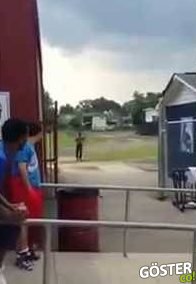 Herkes Kafa Üstü Çakılmasını Beklerken Ters Köşe Yapan Adamın Havada Taklası
