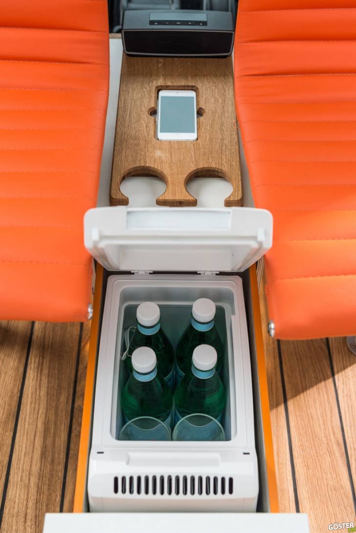 nissan e NV200 WORKSPACE electric office designboom