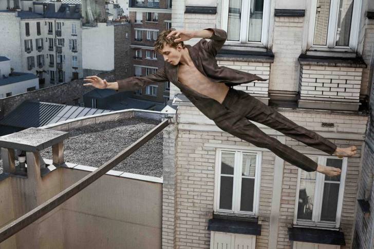 Fransız Fotoğrafçıdan “Düşmekte Olan İnsanların” Şiirsel Fotoğrafları