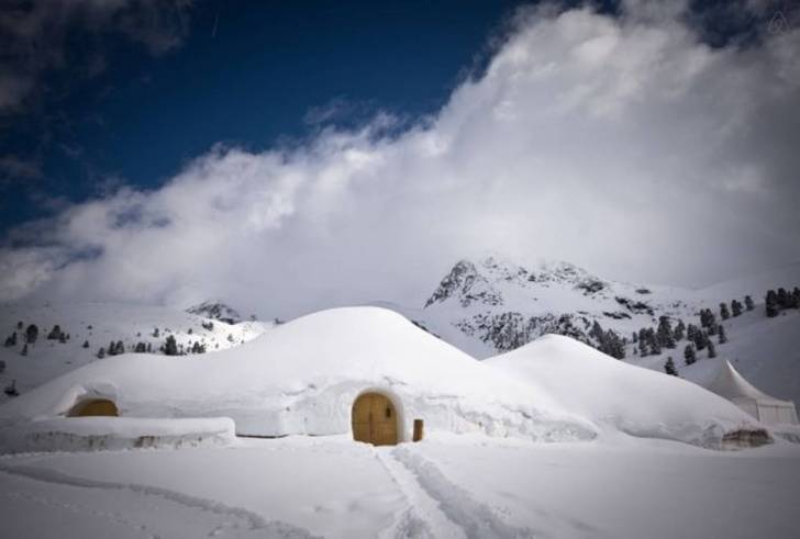 Spend the night in an Igloo