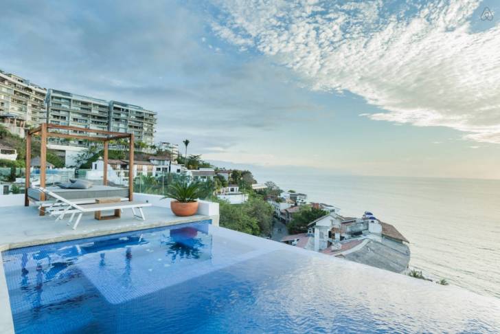 Romantic Amapas with Infinity Pool