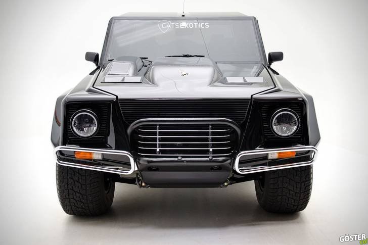 1990 Lamborghini LM002 10