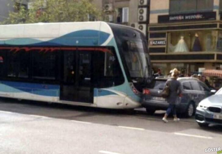 Tramvay Süren Vatmanların, Araba Sürücüleriyle İmtihanı