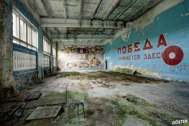 Abandonned-Soviet-Buildings-by-Rebecca-Litchfield15