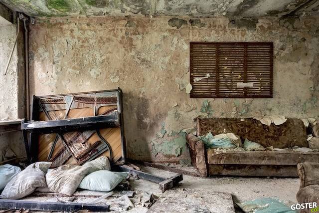 Abandonned-Soviet-Buildings-by-Rebecca-Litchfield8