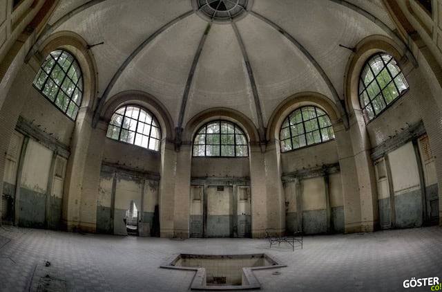 Abandonned-Soviet-Buildings-by-Rebecca-Litchfield9