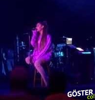 Ariana Grande’ye Konserde “Bekle Kaydetmiyordum” Diye Bağıran Seyircisi