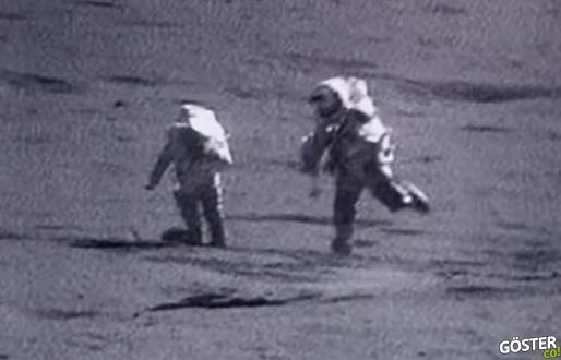 Ay Yüzeyinde Düşe Kalka İlerleyen Astronotların Komik Görüntüleri