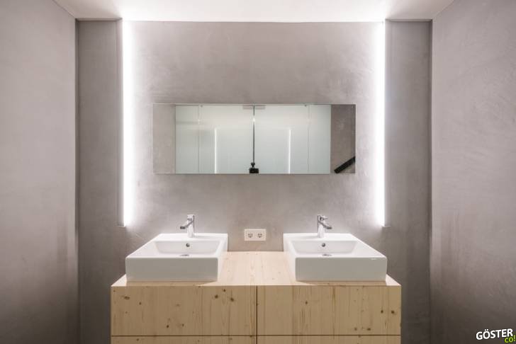UFO\'s bathroom, installed in the chalet\'s basement