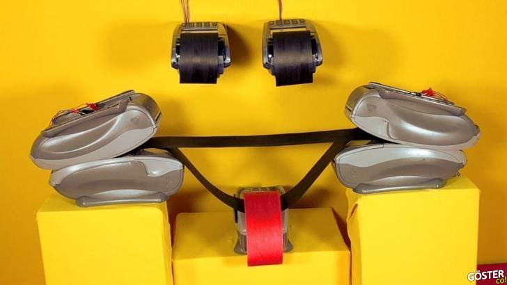 12 pos makinesi ve küçük bir dikiş makinesi ile Pharrell Williams’ın “Happy” şarkısını çalmak