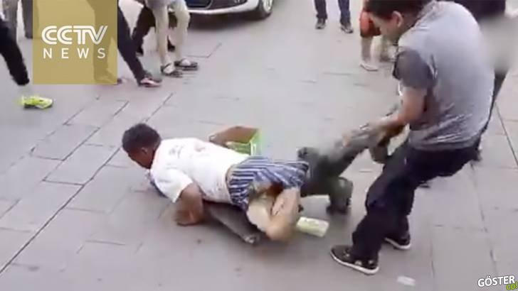 Engelli rolü yapan dilencinin foyasını ortaya çıkaran adam (Bu taktik Türkiye’ye özgü değilmiş)