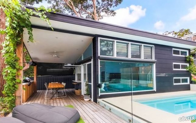 Evlerinin arka bahçesine minimalist anlayışla, modern bir ev daha inşa eden çiftin eseri