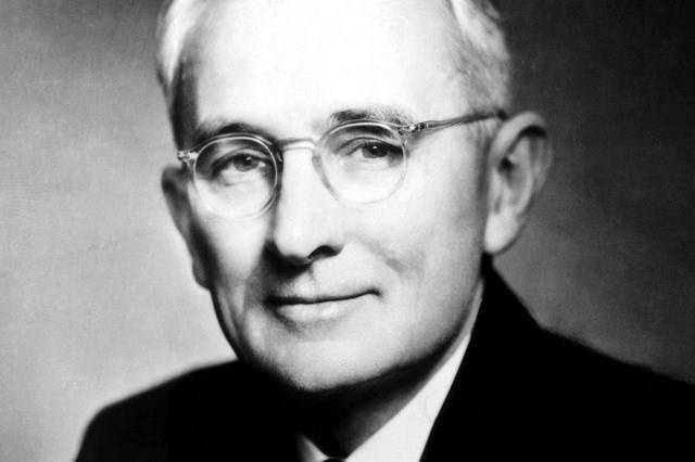 Dale Carnegie’den “Dost kazanma ve insanları etkileme sanatı”