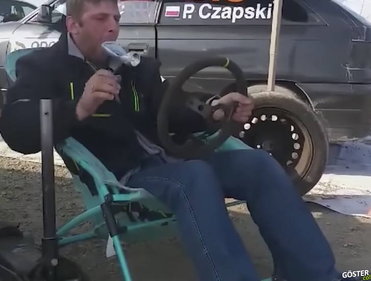Çıkardığı seslerle bilmem kaç beygir gücündeki ralli aracını taklit eden ve gayet de başarılı olan adam