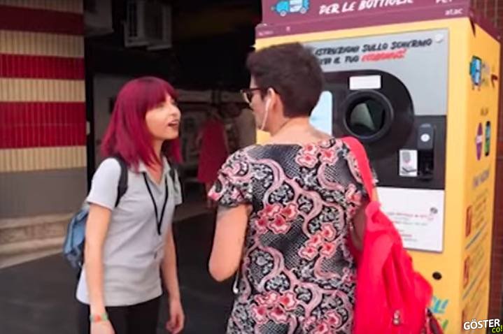 Roma’da 30 plastik şişeyi geri dönüşüm makinesine atan, metroya bedava biniyor