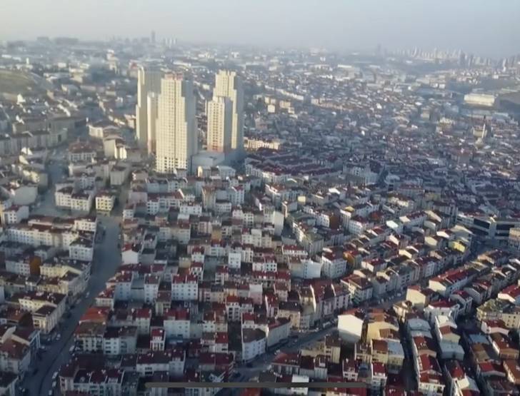 İnşaat sektöründe kriz: Profesyonel çekimlerle Türkiye’nin beton denizi hakkında kısa bir belgesel