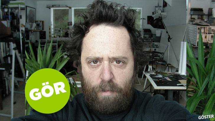 2000’den beri, 20 yıldır her gün üşenmeden selfie’sini çekti ve 8 dakikaya sığdırdı