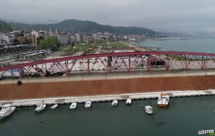 Trabzon’da altından su ya da yol geçmeyen, “karaya yapılan” köprü akıllara durgunluk veriyor