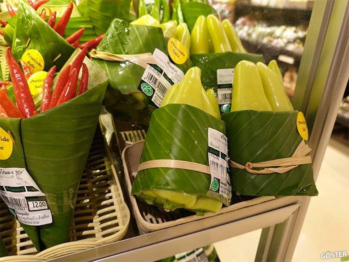 Asyalı süpermarketler ambalaj olarak plastik yerine yaprak kullanmaya geri dönüyor