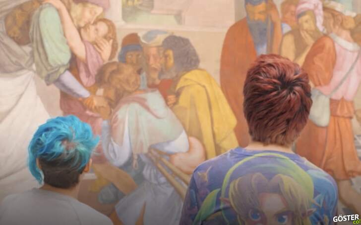 Müzelerde sanat eserlerinin parçası haline gelen ziyaretçiler
