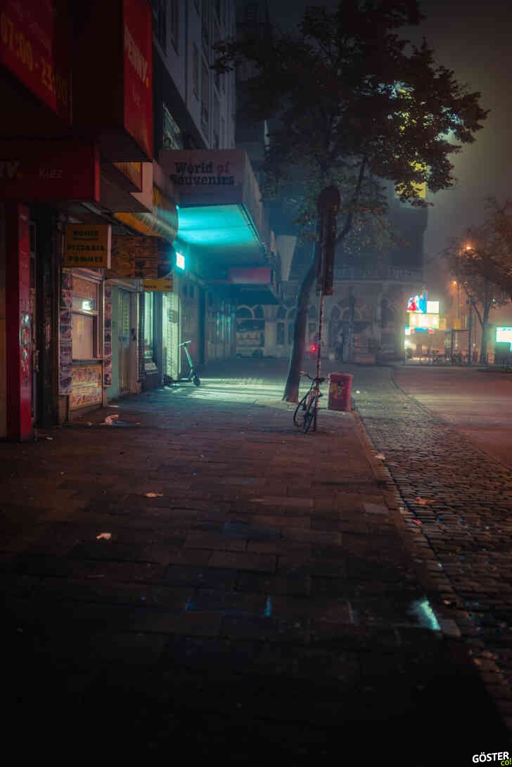 Gizemli bir gecede, ıssız şehri ölümsüzleştiren Mark Broyer, etkileyici kareler yakalamış