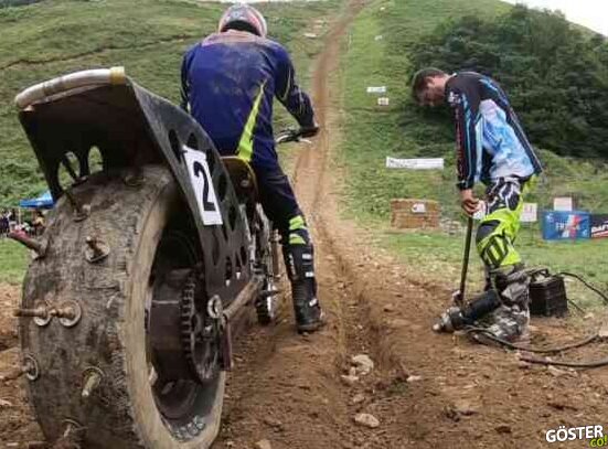 Muhteşem motorsikletli tırmanış yarışmasından görüntüler: Moto Club d’Arette